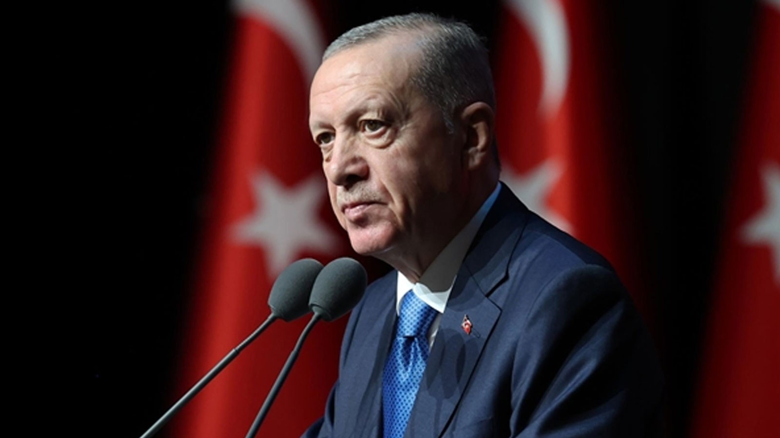 Cumhurbaşkanı Erdoğan'a 5 ülkenin büyükelçisinden güven mektubu thumbnail