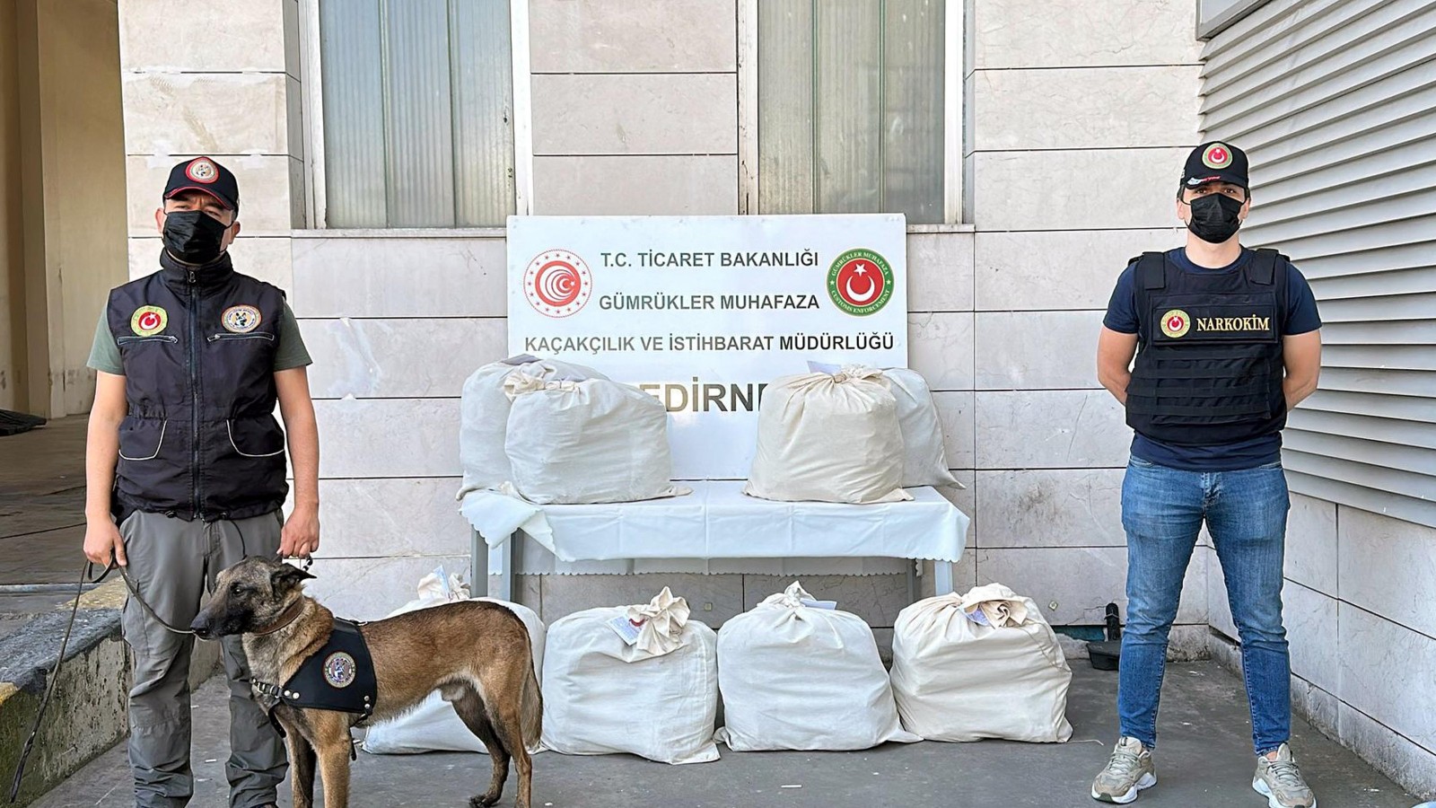 Kapıkule’de otobüsten 87 kilo uyuşturucu çıktı! thumbnail