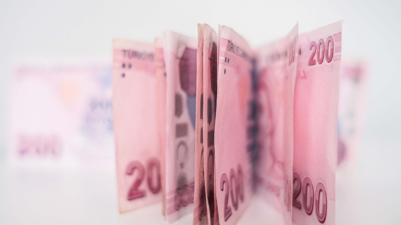 Yabancılar 5 hafta sonra alıma geçti