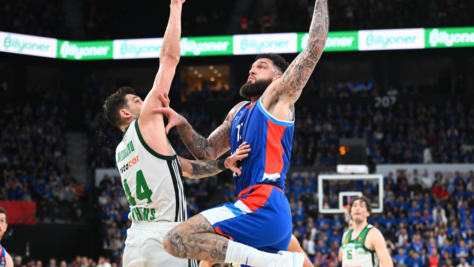 Anadolu Efes kazanırsa, bir Türk takımı Final Four’da finali garantilemiş olacak