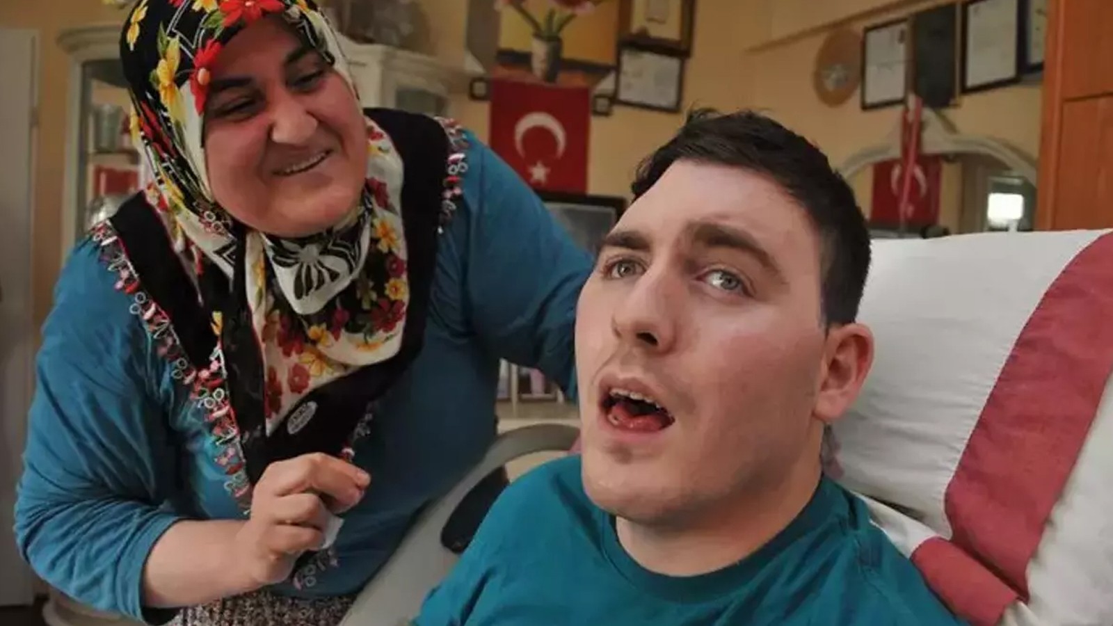  Kimliği belirsiz felçli Rus gence 10 yıl annelik yapmıştı! Gülsüm Ana'nın hayatı film oluyor