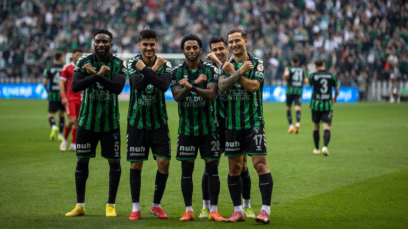 Şampiyon Kocaelispor sezonu galibiyetle noktaladı