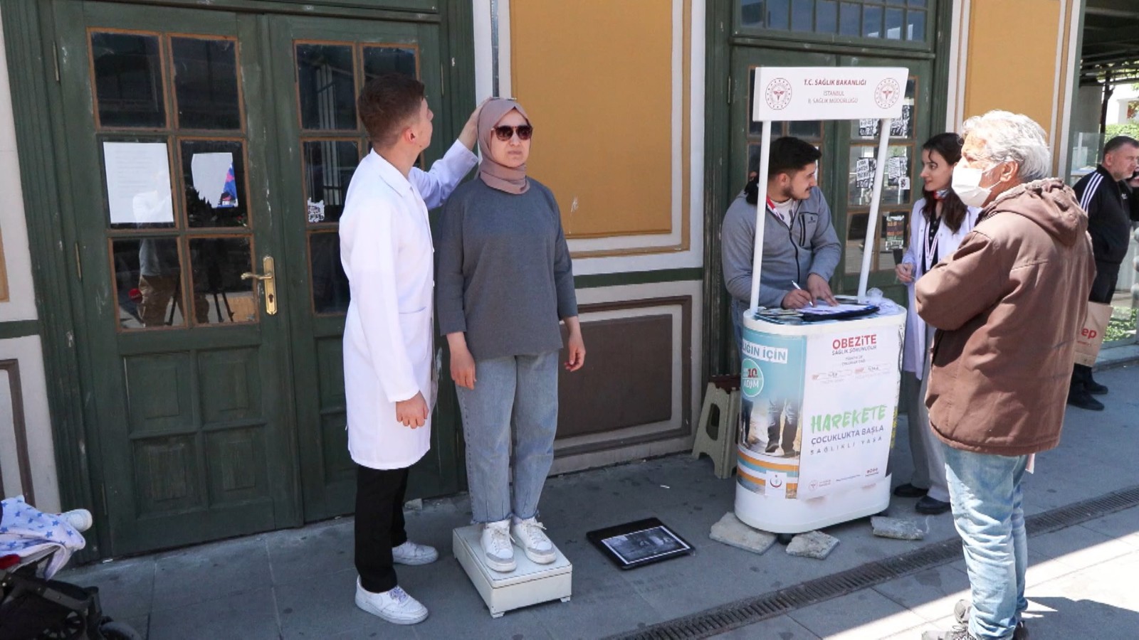 Bakanlığın meydanlarda 'kilo kontrolü' uygulaması Bakırköy'de başladı