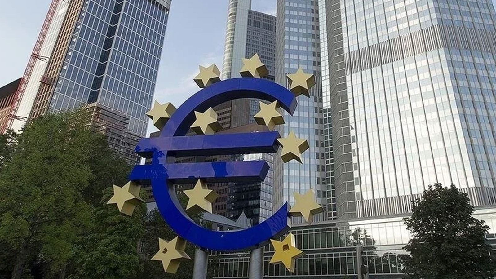 Euro Bölgesi ekonomisi ilk çeyrekte yüzde 0,3 büyüdü