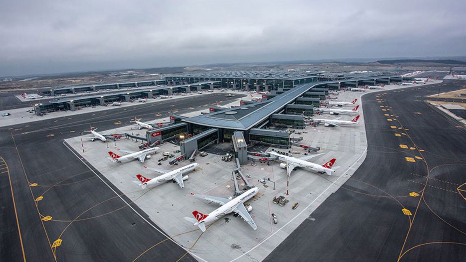 İstanbul Havalimanı uçuş sayısıyla Avrupa'nın zirvesinde