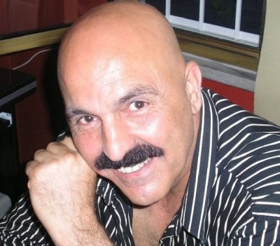 Eski oyuncu evinin balkonunda ölü bulundu - Resim : 1