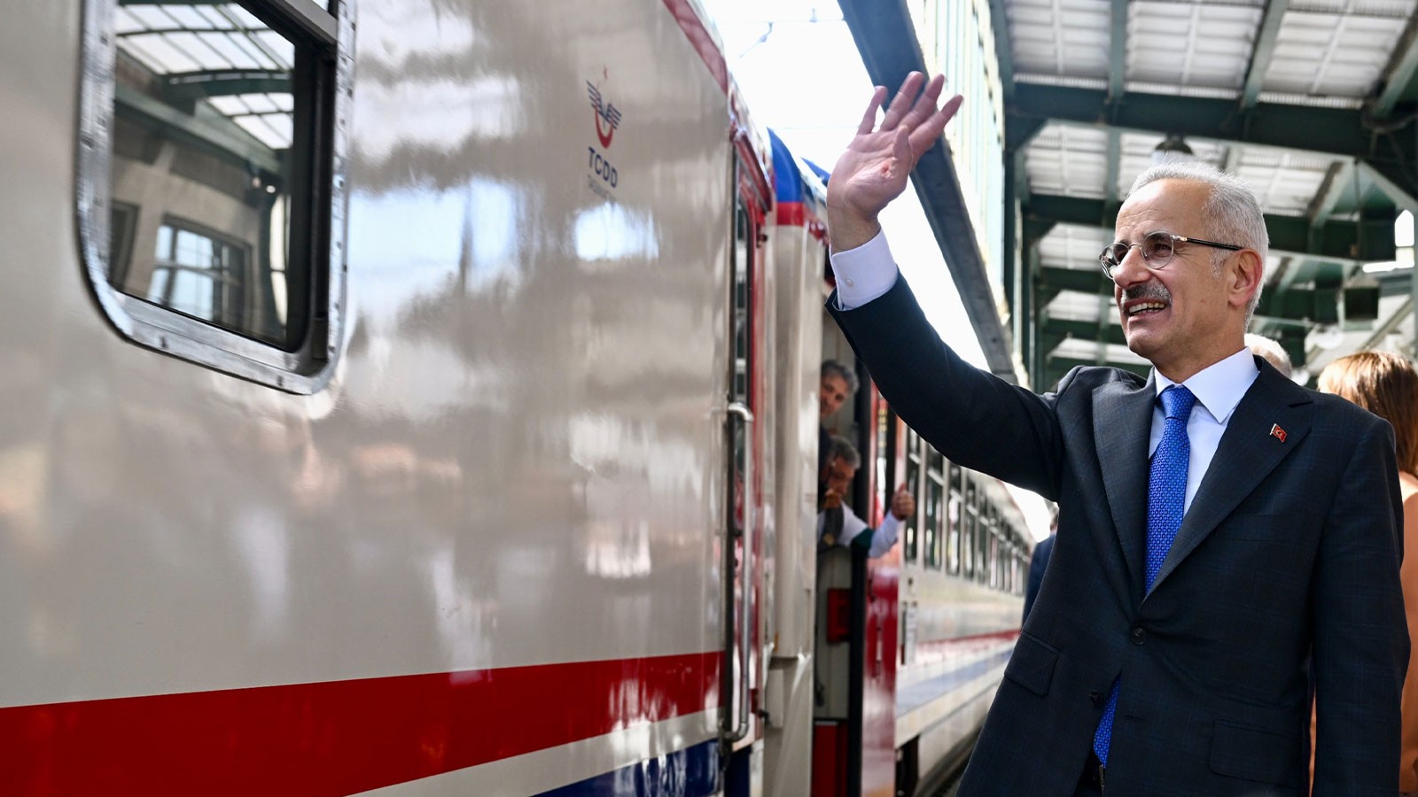 Bakan Uraloğlu duyurdu: Uluslararası 2 turistik tren İstanbul'a geliyor