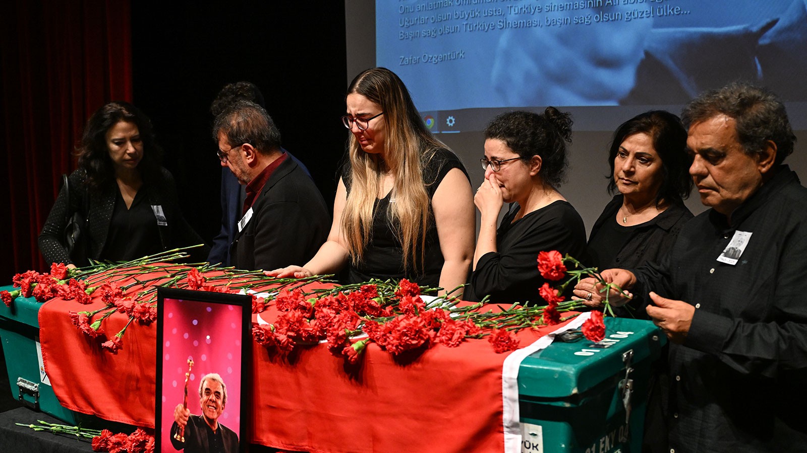 Yönetmen Ali Özgentürk, Adana'da son yolculuğuna uğurlandı