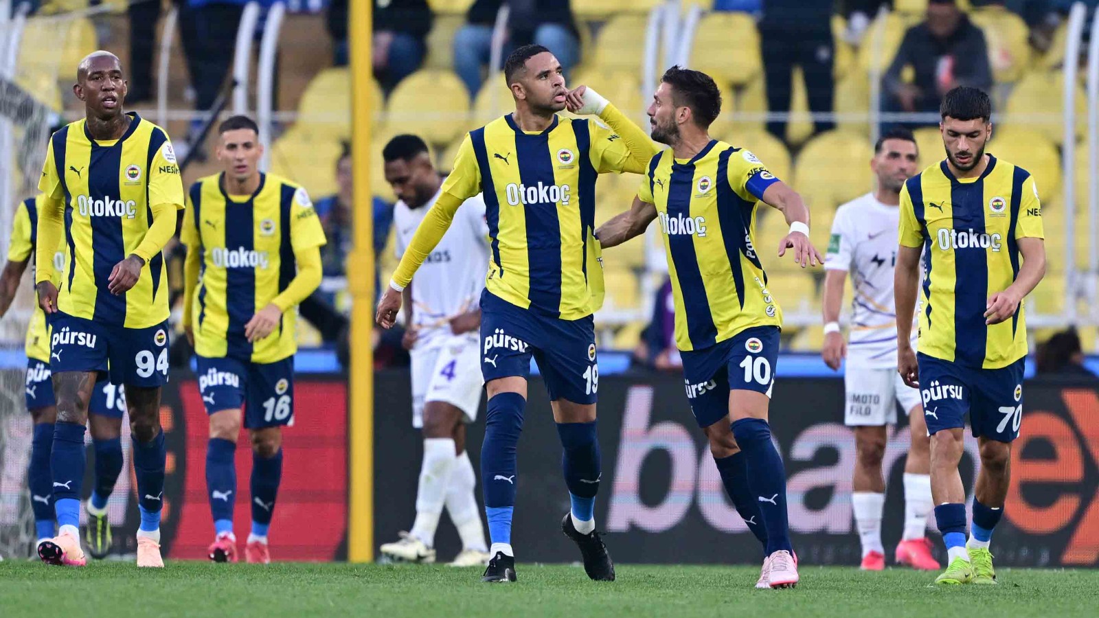 Youssef En Nesyri'den attığı gol sonrası olay hareket! Tribünler büyük tepki gösterdi