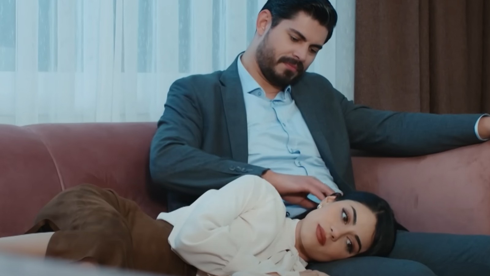 Gelin dizisi yeni bölüm izle! Kanal 7 Gelin dizisi 208. bölüm izle