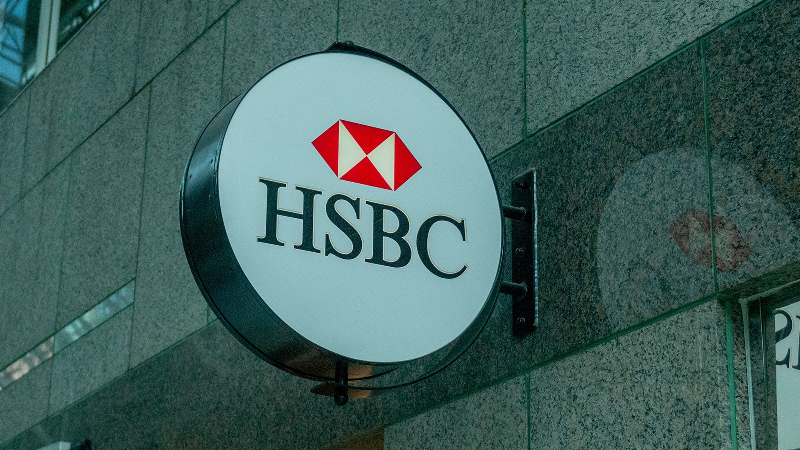 HSBC'den çalışanları için 'ikramiye' kararı