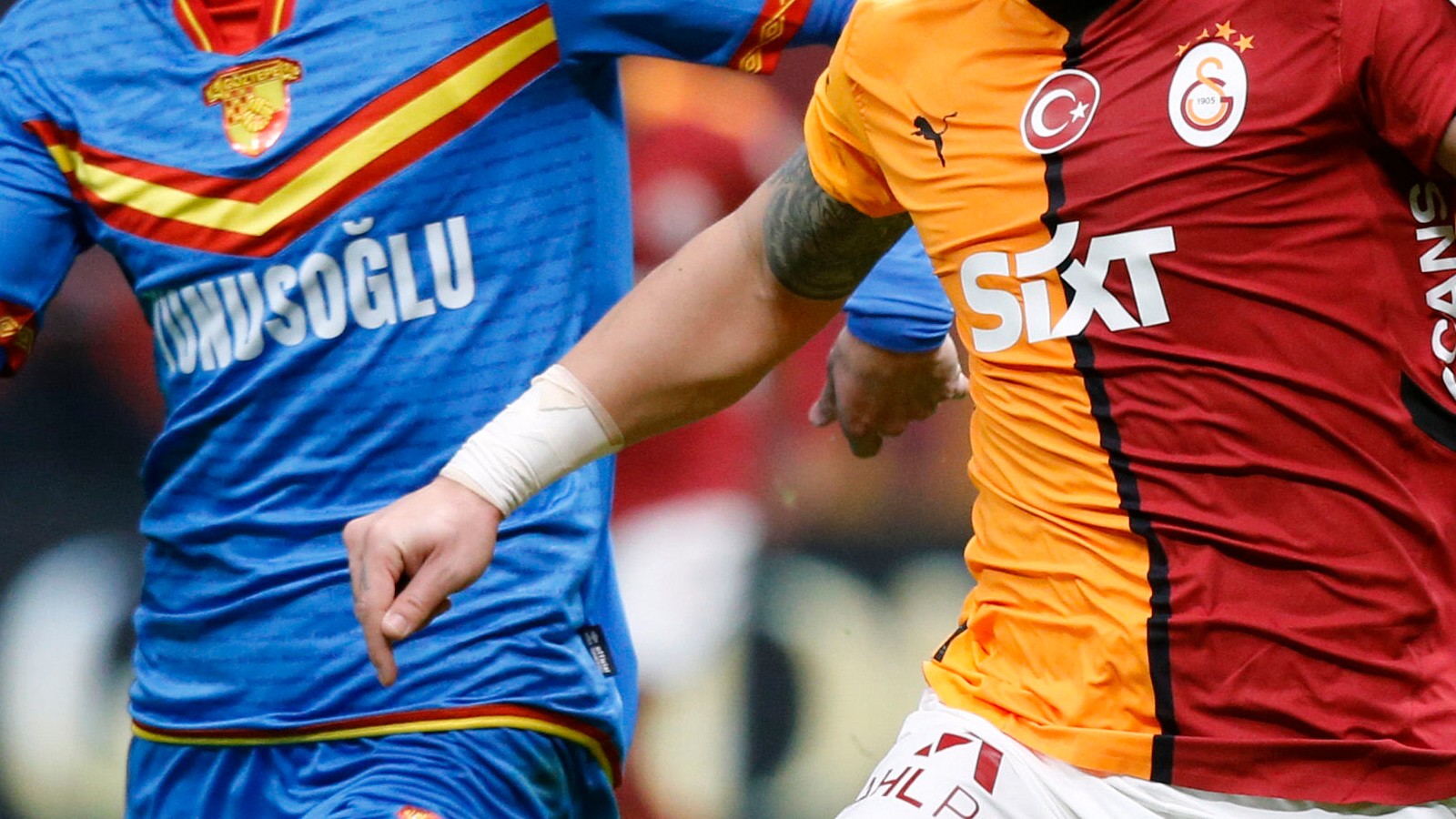 Şampiyon Galatasaray, Göztepe'ye konuk oluyor thumbnail