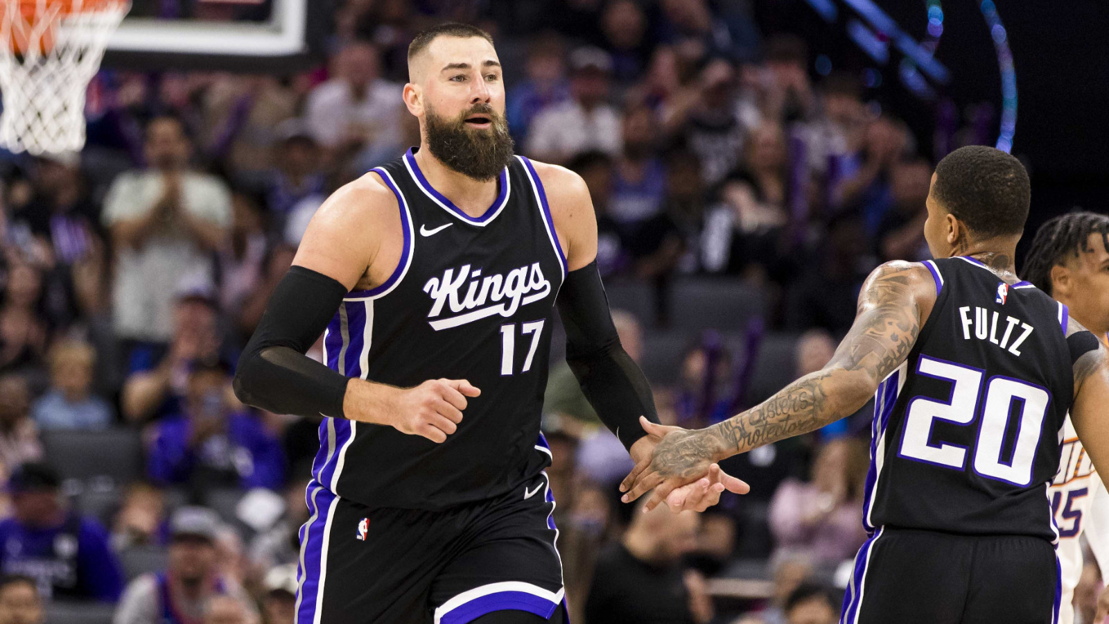 Fenerbahçe ile Panathinaikos Valanciunas için yarışıyor