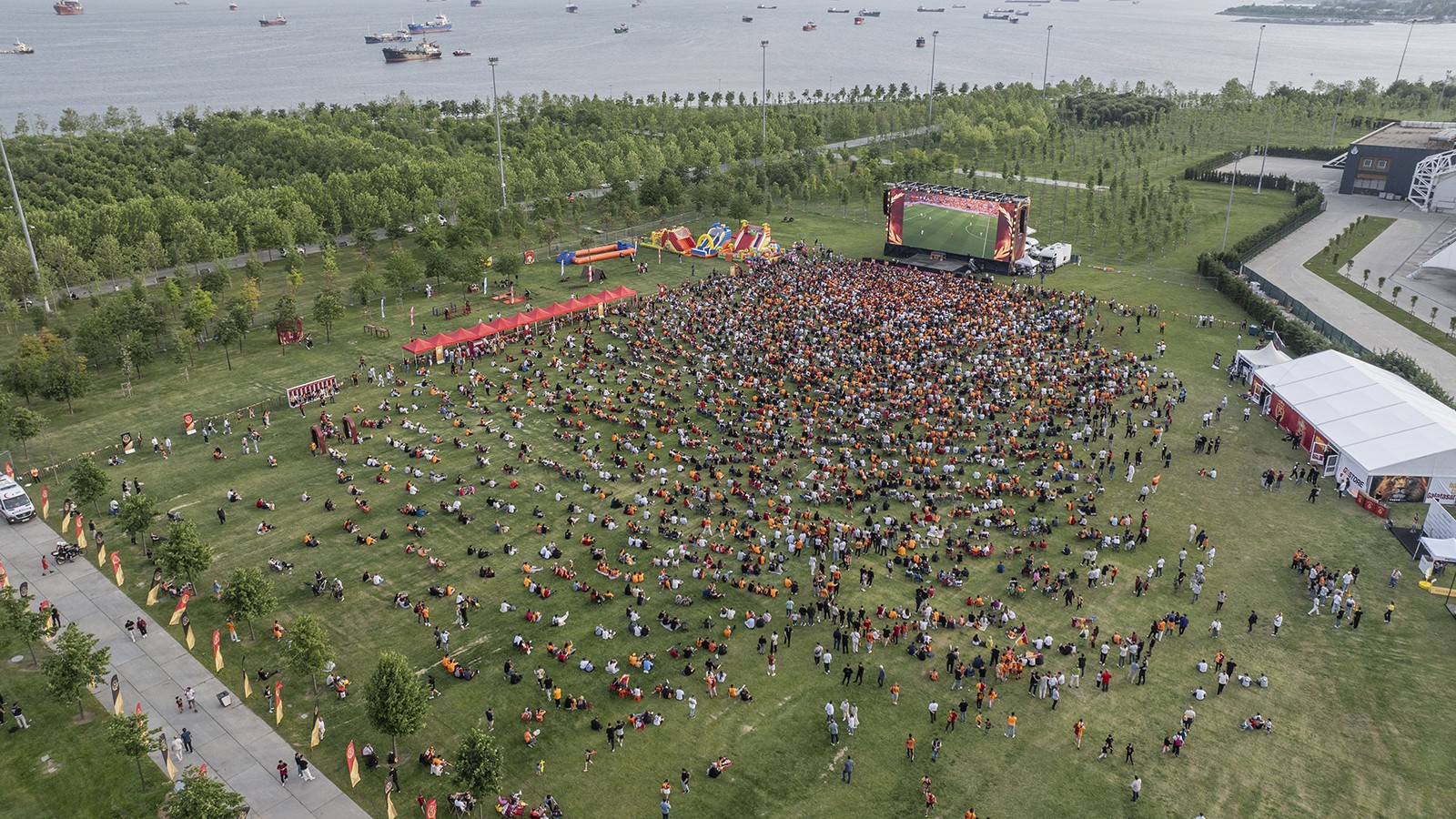 Galatasaray, 'Champions Fest' etkinliğiyle kasasını doldurdu thumbnail