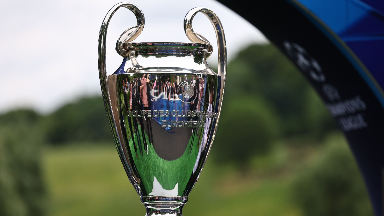 UEFA Şampiyonlar Ligi'nde kupa sahibini buluyor thumbnail