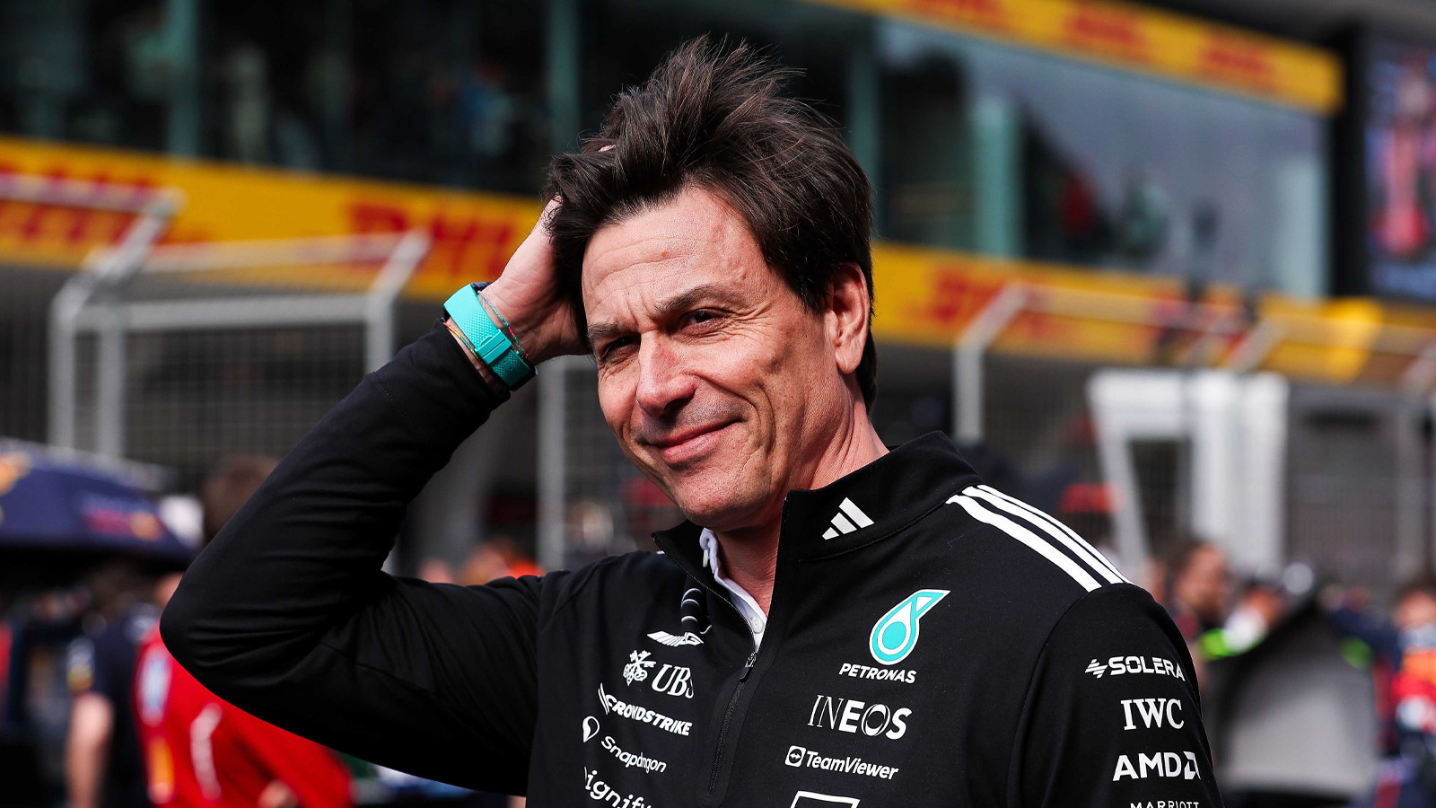 Roma taksi şoförleri, Mercedes şefi Wolff'un "Verstappen, Roma’daki öfkeli taksi şoförleri gibi sürüyor" sözlerine tepkili: Biz Formula 1 pilotlarından iyiyiz thumbnail