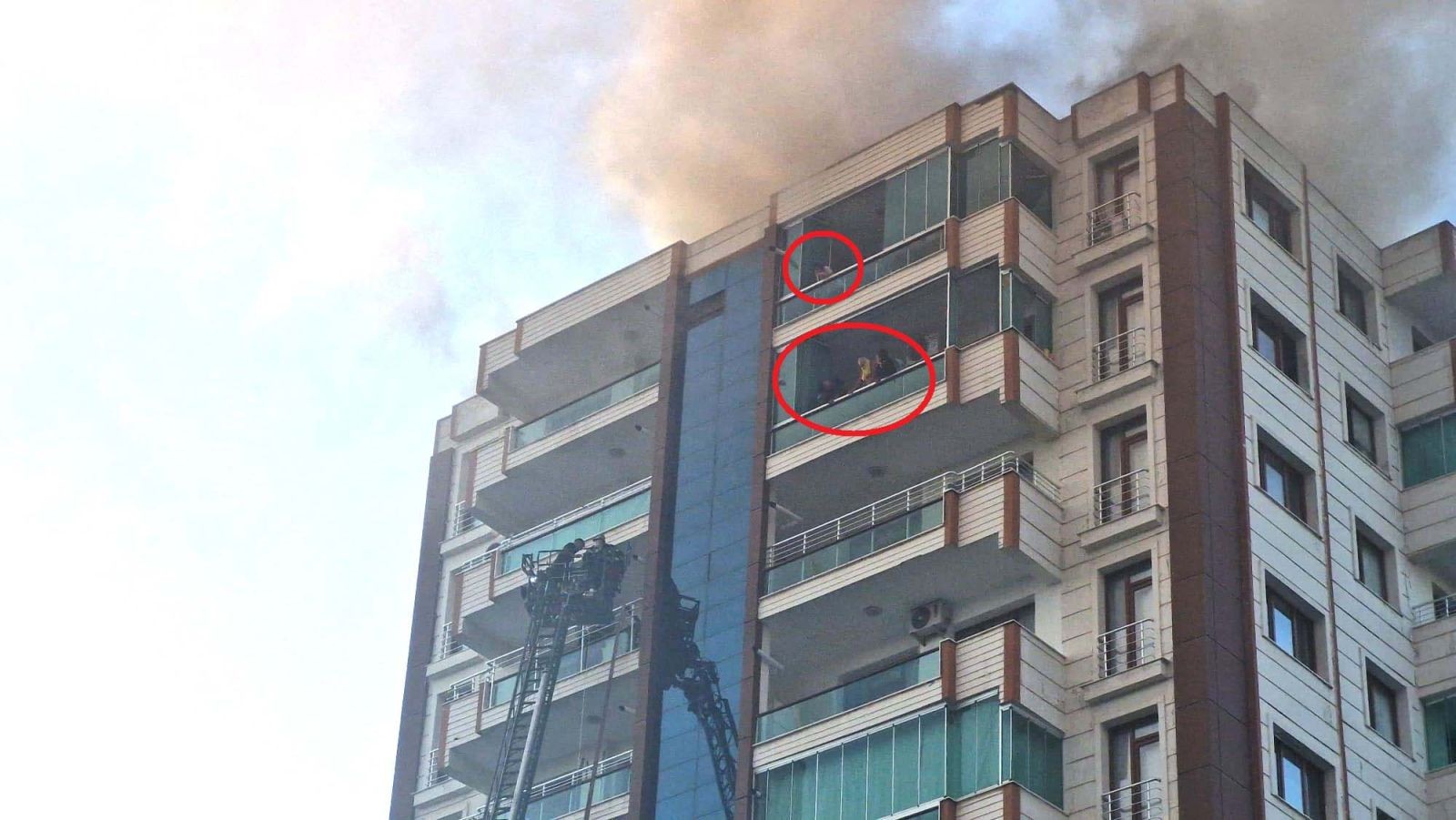 Faciada 35 kişiyi kurtardı: Hayatımda böyle bir şey görmedim - Resim: 5