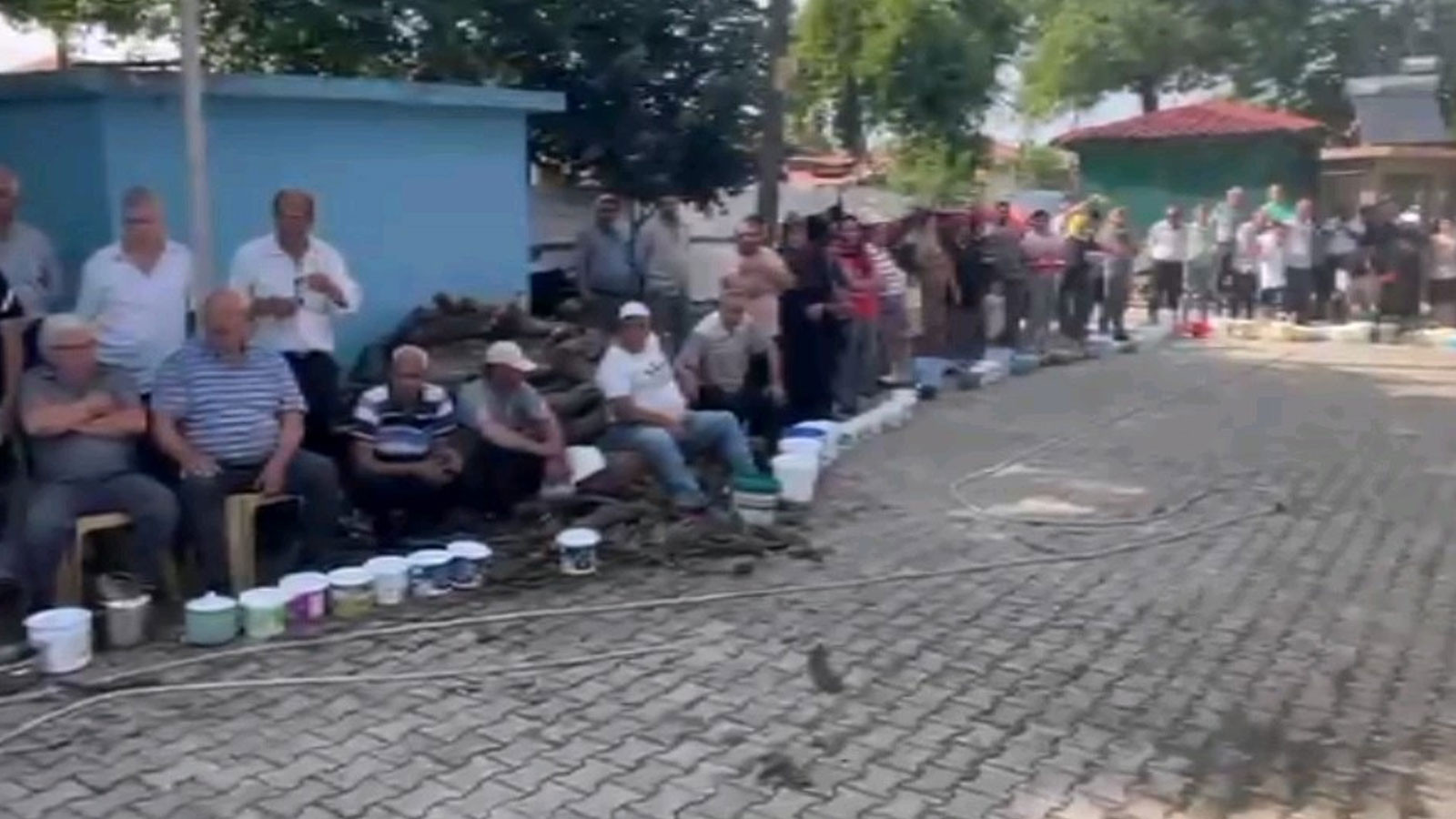 Bu köyde kurban eti girmeyen ev yok thumbnail