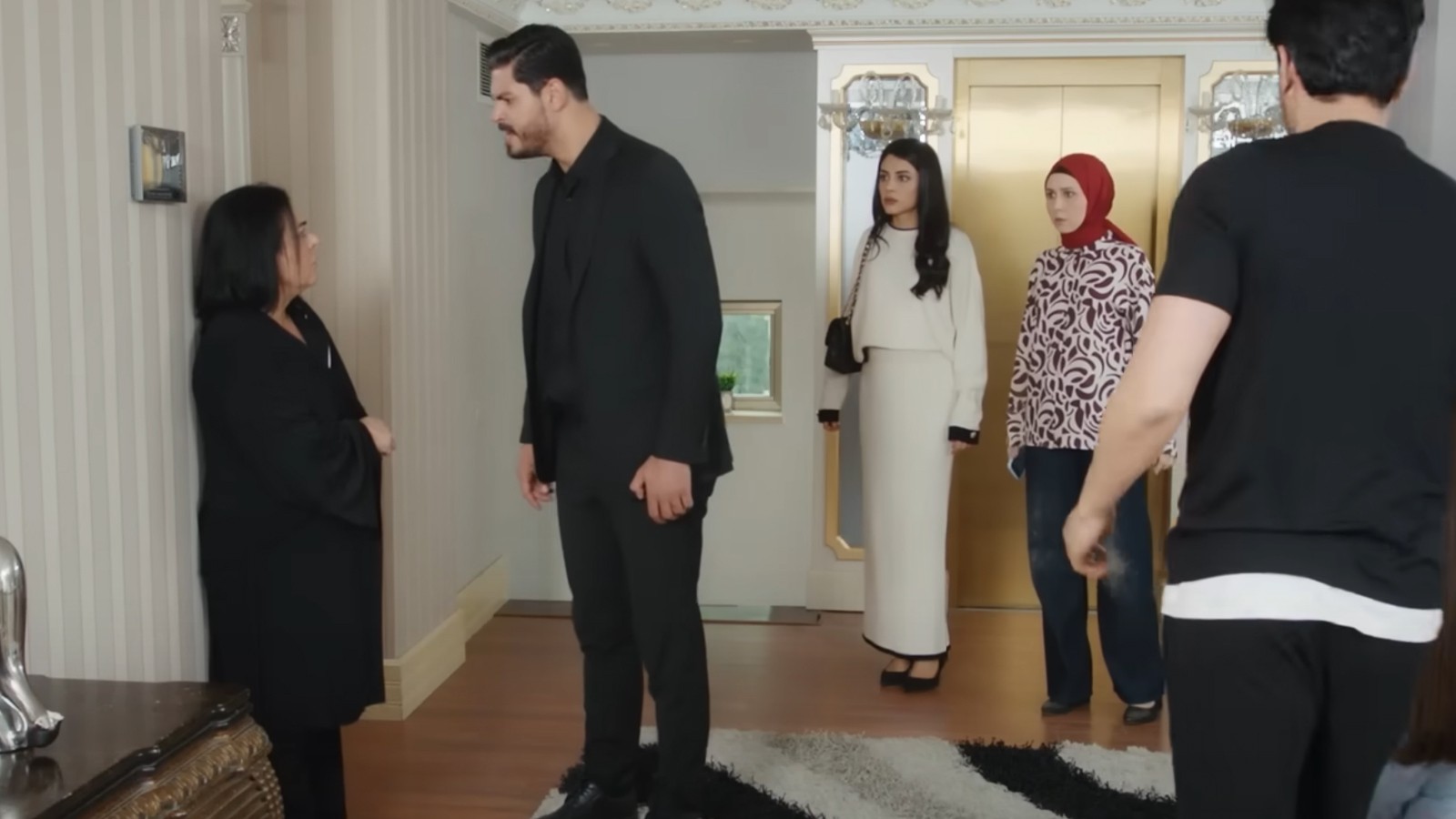 Gelin dizisi yeni bölüm izle! Kanal 7 Gelin dizisi 220. bölüm izle