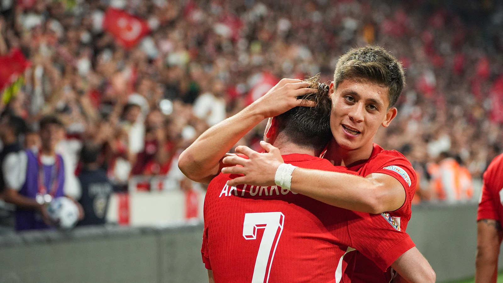 Arda Güler, 10 numaralı formayla sahaya çıkacak thumbnail
