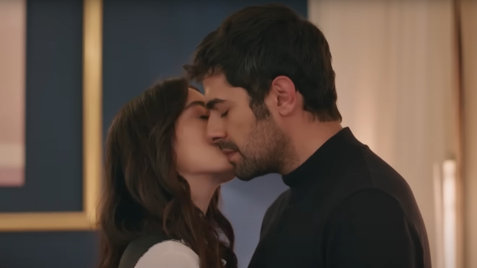 Rüzgarlı Tepe dizisi yeni bölüm izle! Kanal 7 Rüzgarlı Tepe dizisi 209. bölüm izle
