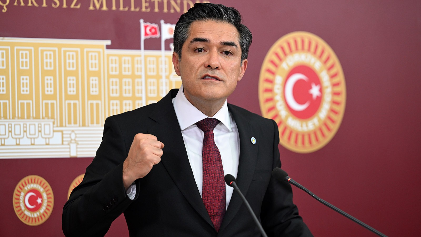 İYİ Partili Kavuncu'dan Bingöl'e tepki: Tarafsızlığına gölge düştü thumbnail