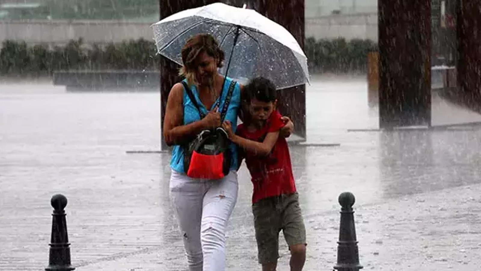 Bu şehirlerde yaşayanlar dikkat! Meteoroloji 23 Haziran Pazartesi günü gök gürültülü sağanak yağış için uyardı! thumbnail