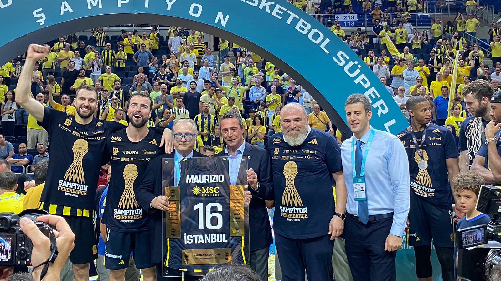 Maurizio Gherardini, Fenerbahçe'ye veda etti: "Kalbim her zaman sarı-lacivert atacak" thumbnail