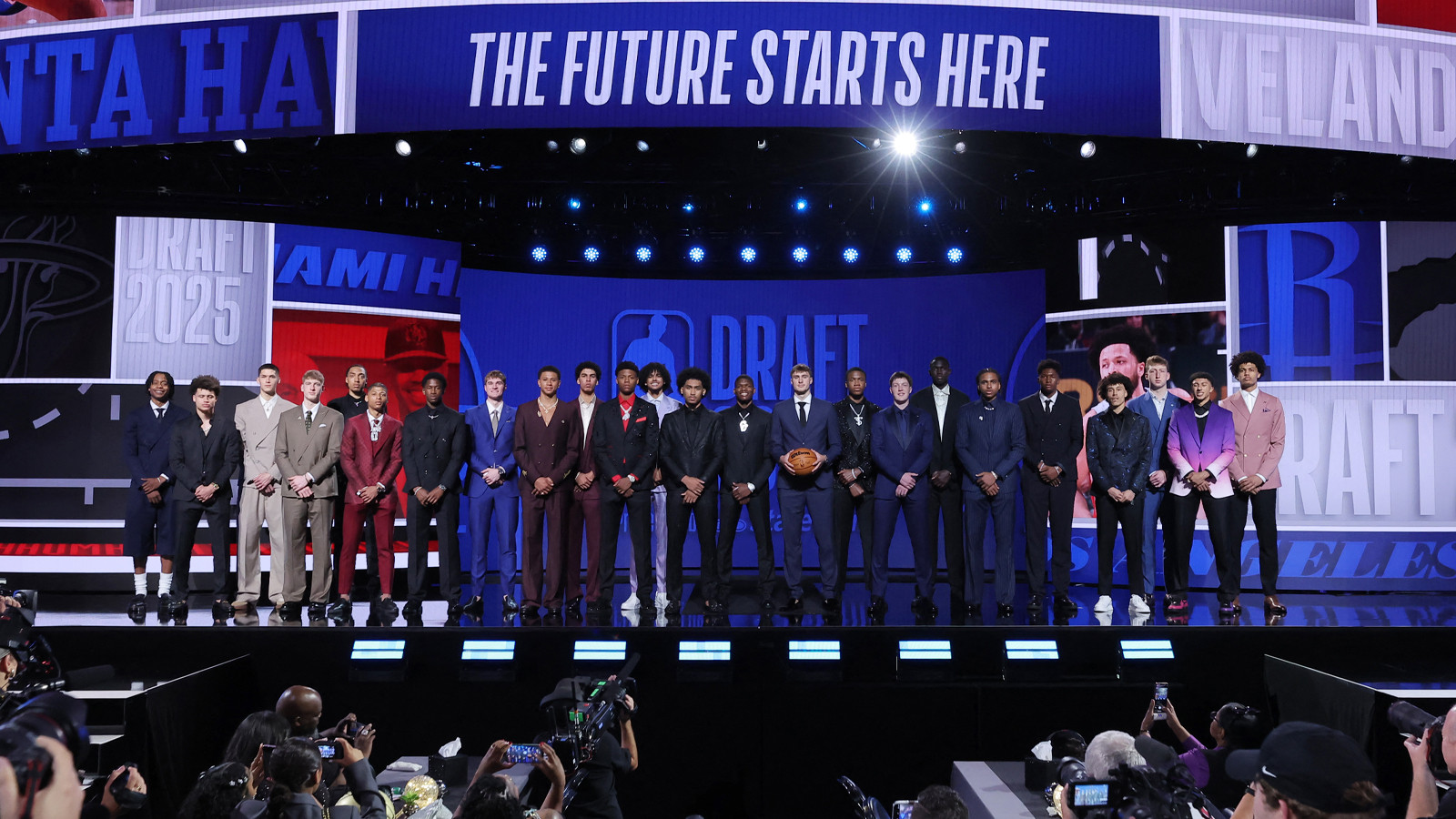 NBA draftında 5 takas gerçekleşti! Takas akını 2025 NBA Draft’ının ilk turunu sarstı