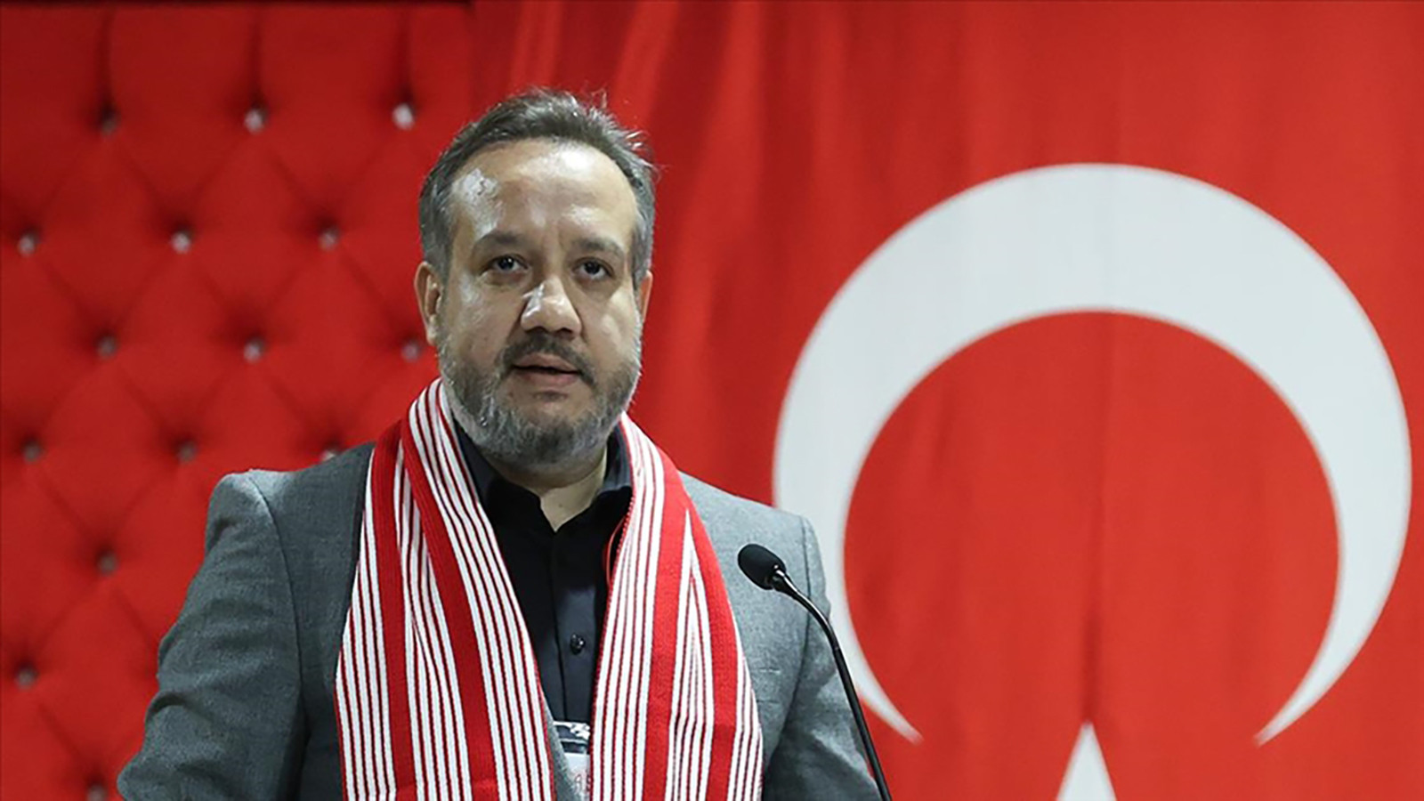 Antalyaspor Başkanı Sinan Boztepe, istifa edeceğini açıkladı
