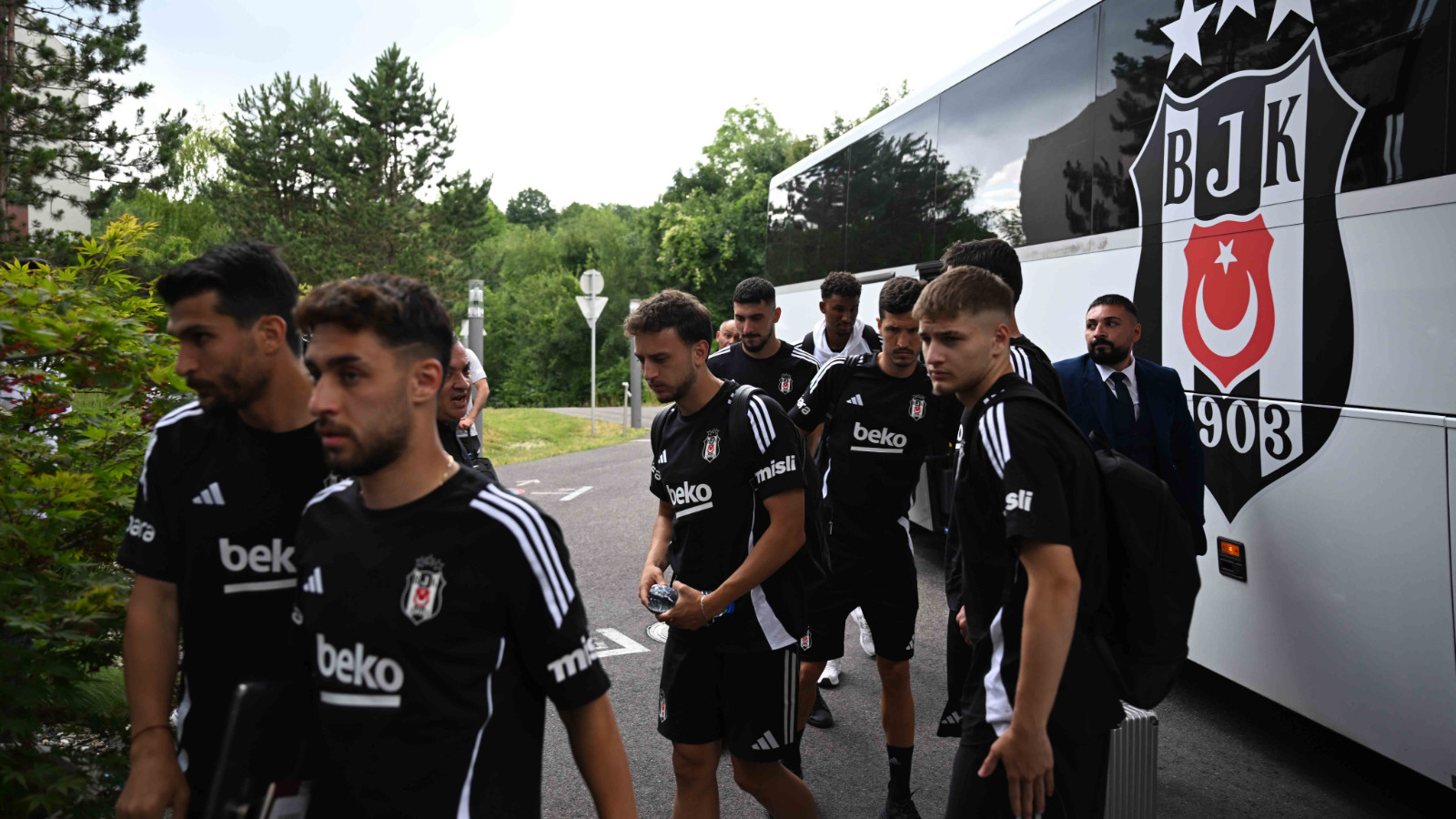 Beşiktaş'ın Avusturya kampı başladı thumbnail