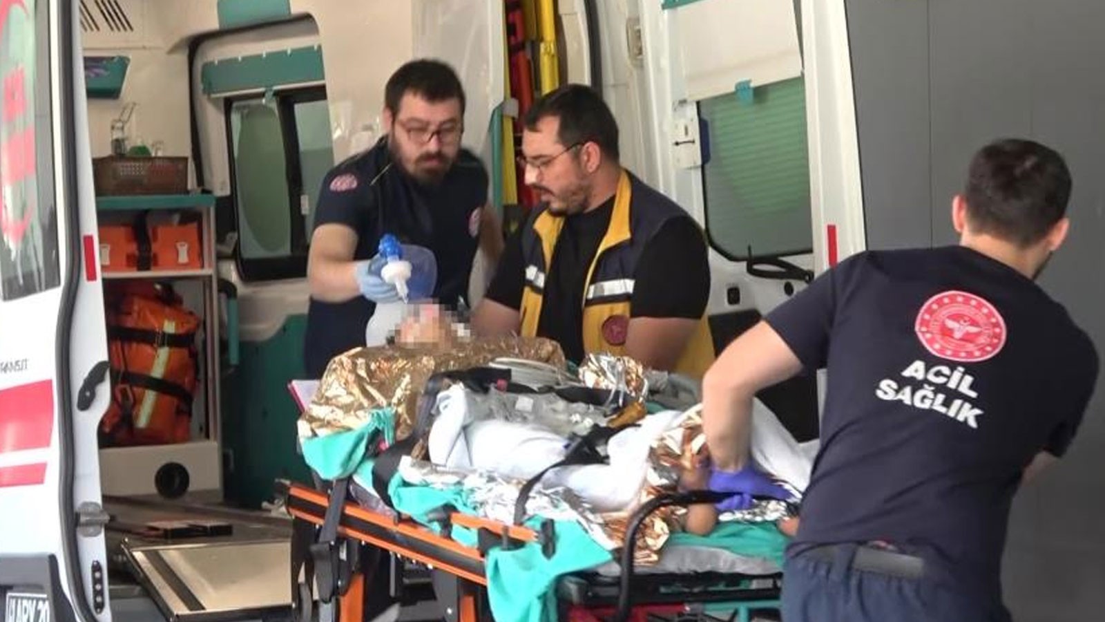 Serinlemek için girdiği denizde boğulma tehlikesi geçirdi: 17 yaşındaki gencin durumu ağır