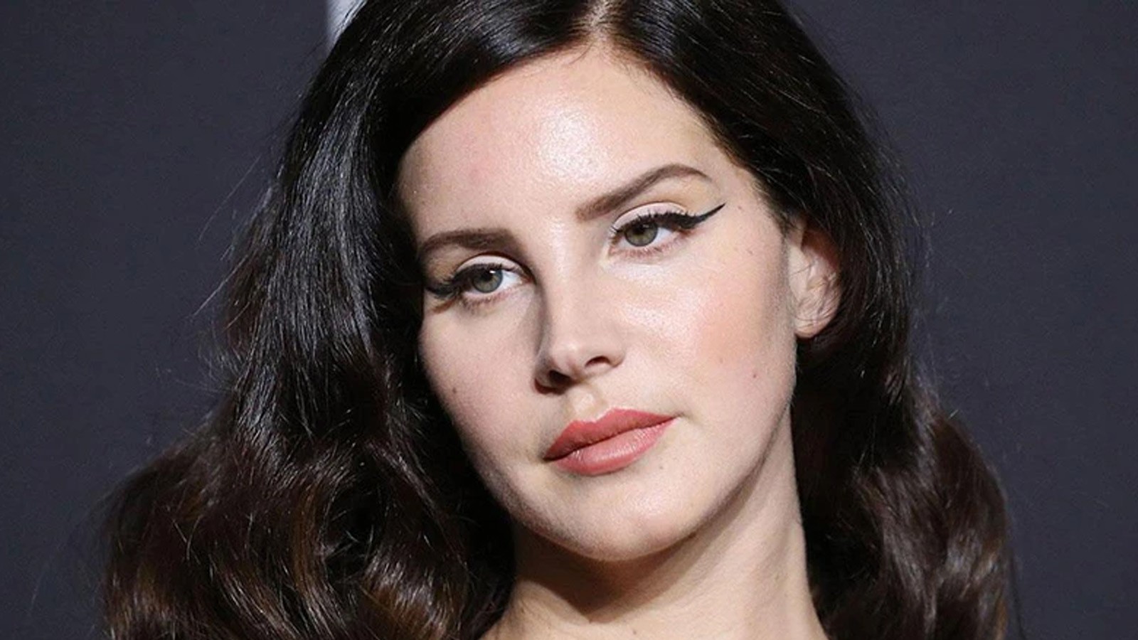 ABD'li ünlü şarkıcı Lana Del Rey, Filistin'e desteğini açıkladı