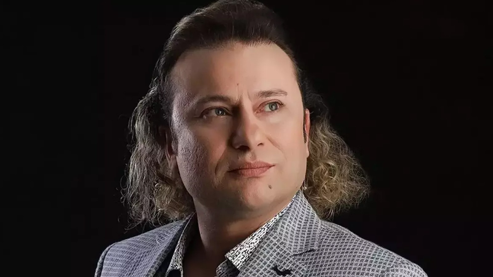 Türkiye ölüm haberlerini hep ondan öğreniyordu... Onur Akay yoğun bakımda!