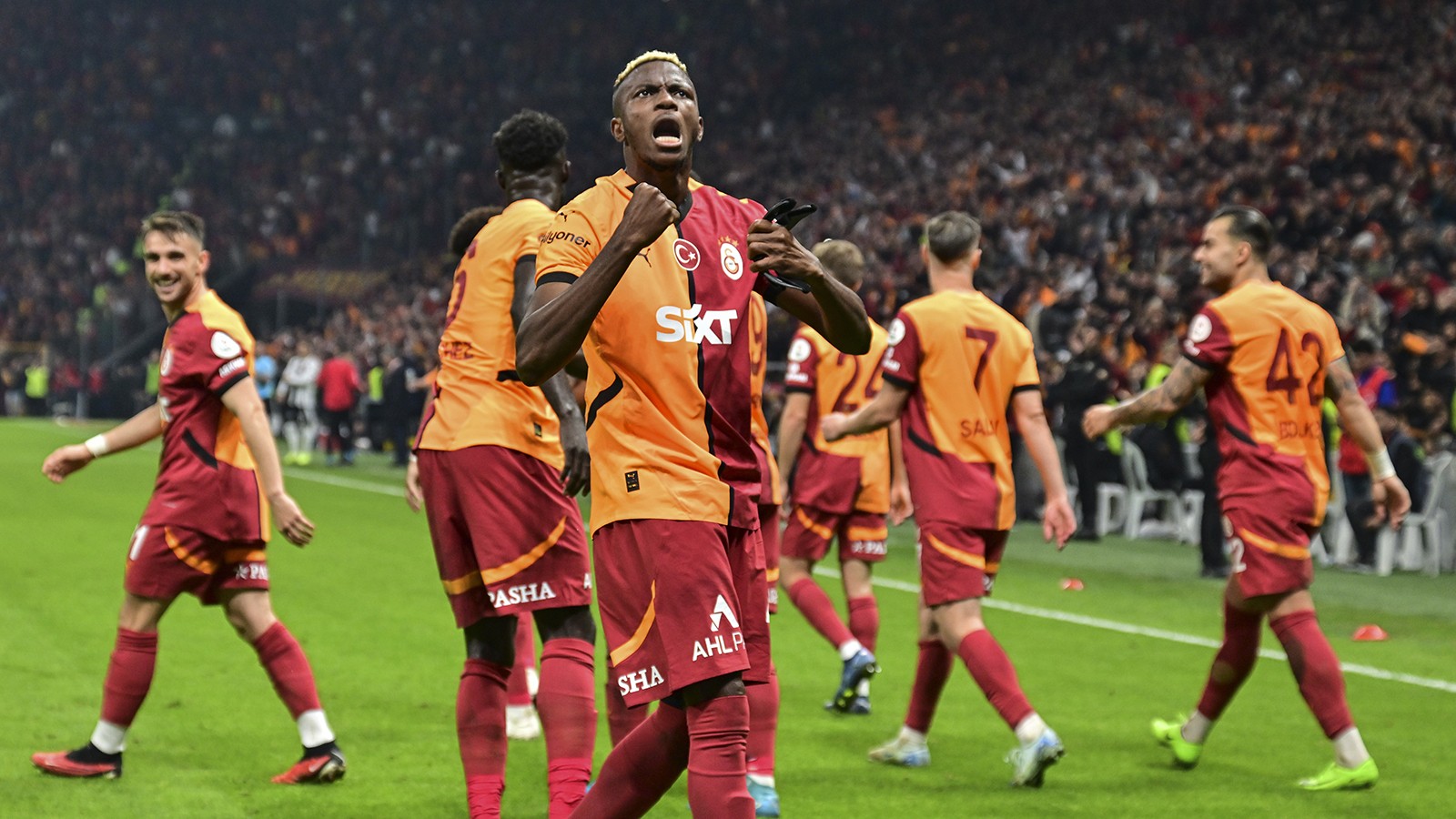 Galatasaray'dan Victor Osimhen için rekor teklif! Karar Napoli'ye kaldı