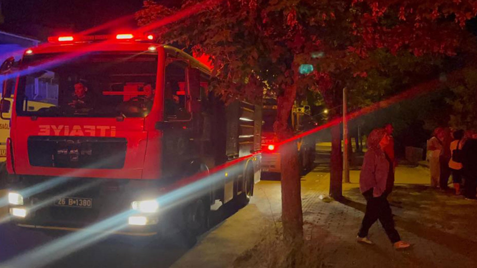 Gece yarısı gelen ihbar mahalleliyi sokağa döktü