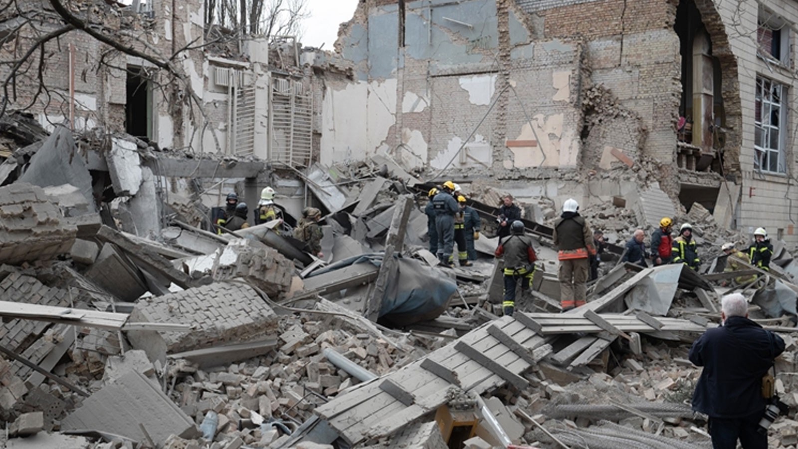 Rusya'dan Kiev'e füzeli ve İHA'lı saldırı: 2 ölü, 16 yaralı