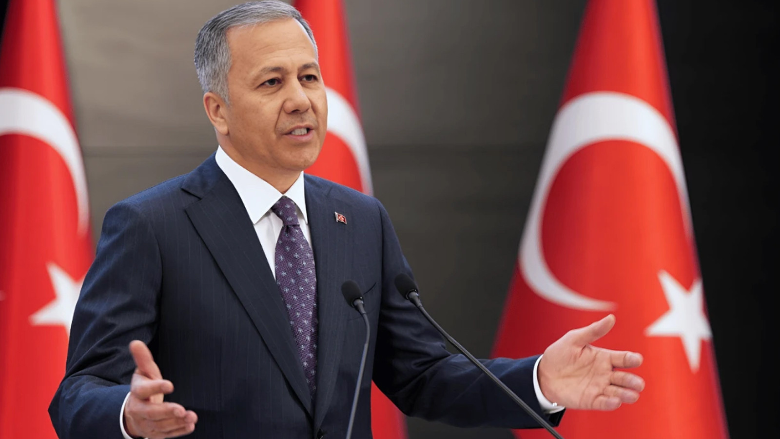 Bakan Yerlikaya:  Milletimiz hainlere gereken cevabı verdi thumbnail