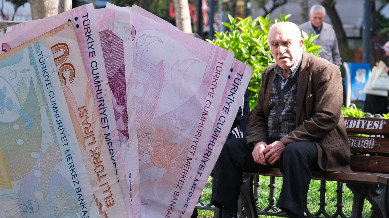 Emekli ve memur zammında büyük oran! Merkez bankası rakamları açıkladı Emekli ve memur zammında büyük oran! Merkez bankası rakamları açıkladı