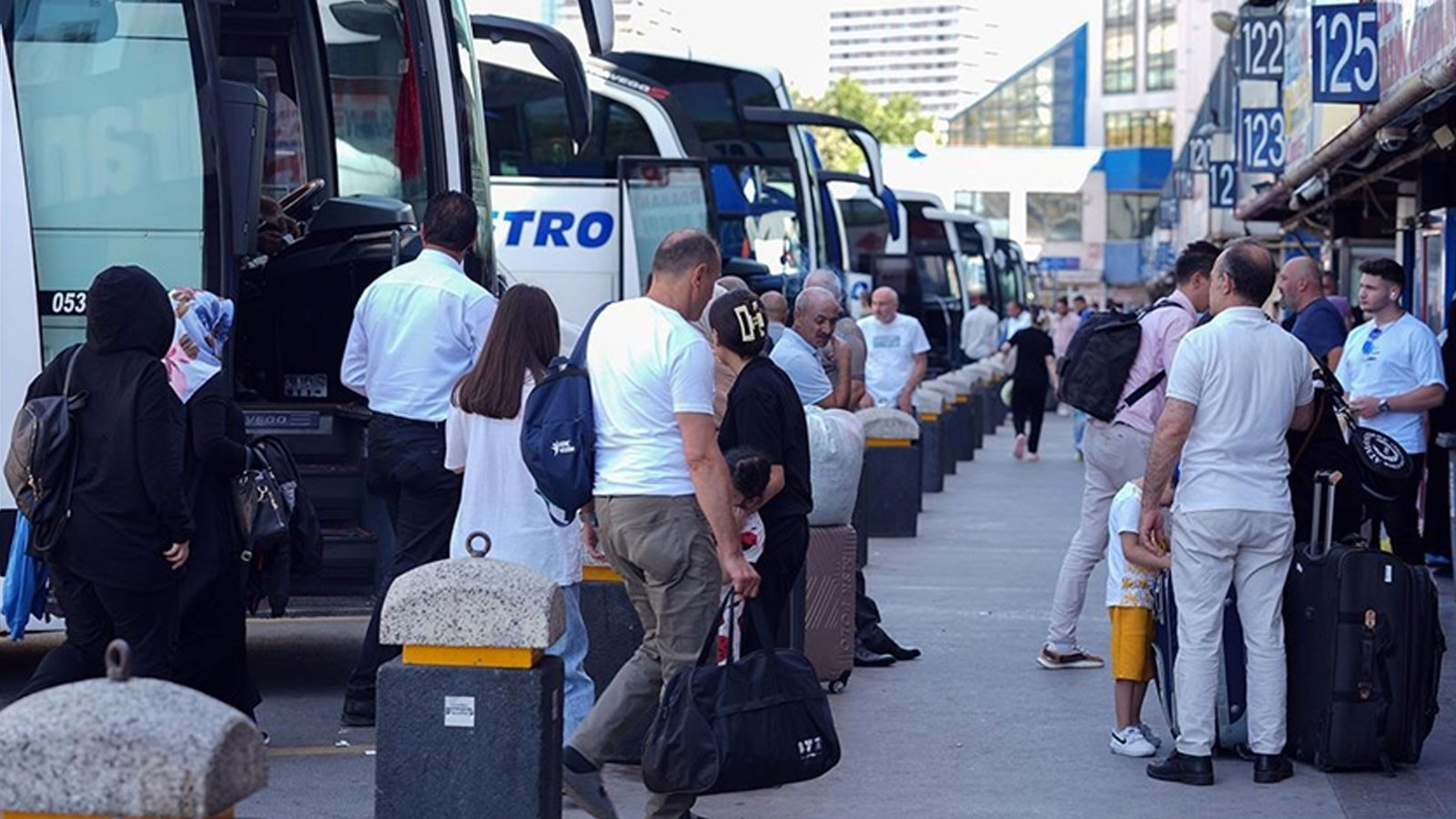 Yerli turist 76 milyar lira harcadı Yerli turist 76 milyar lira harcadı