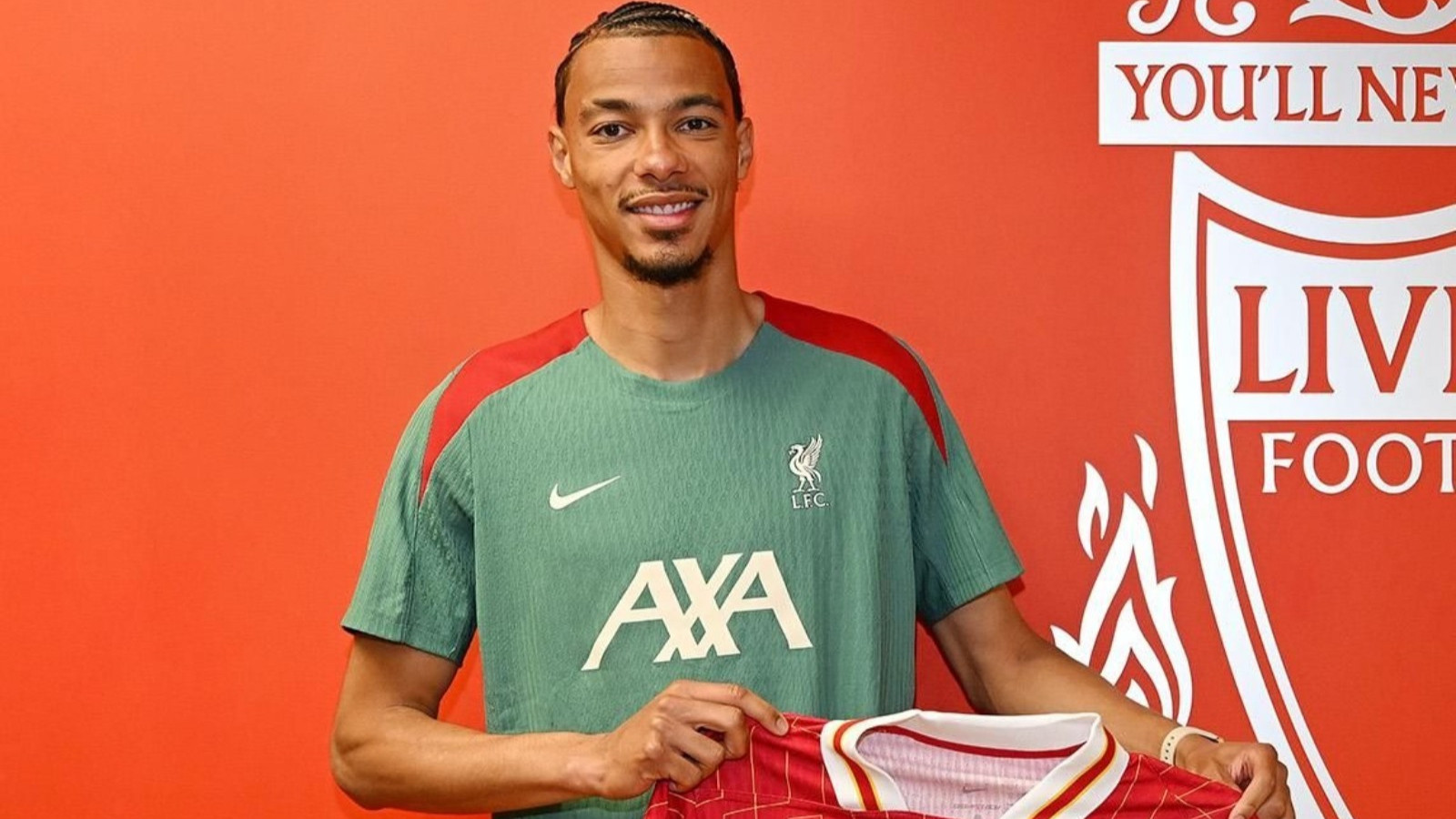 Liverpool'dan dev transfer! Ekitike imzayı attı