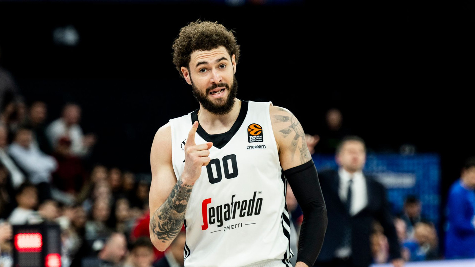 Anadolu Efes, Virtus Bologna’dan Isaia Cordinier'i kadrosuna kattı