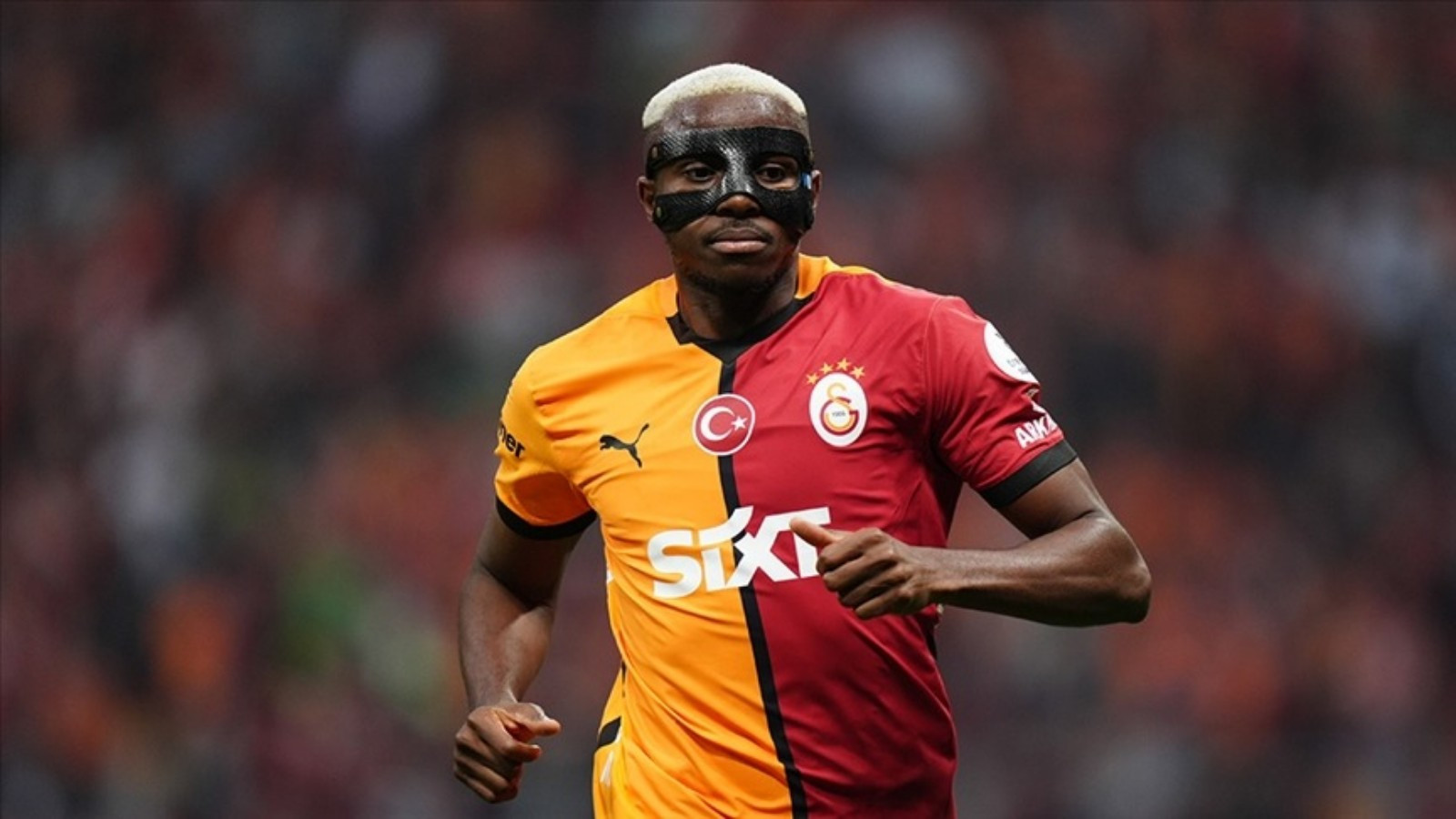 Osimhen resmen Galatasaray'da! İstanbul'a geliyor Osimhen resmen Galatasaray'da! İstanbul'a geliyor