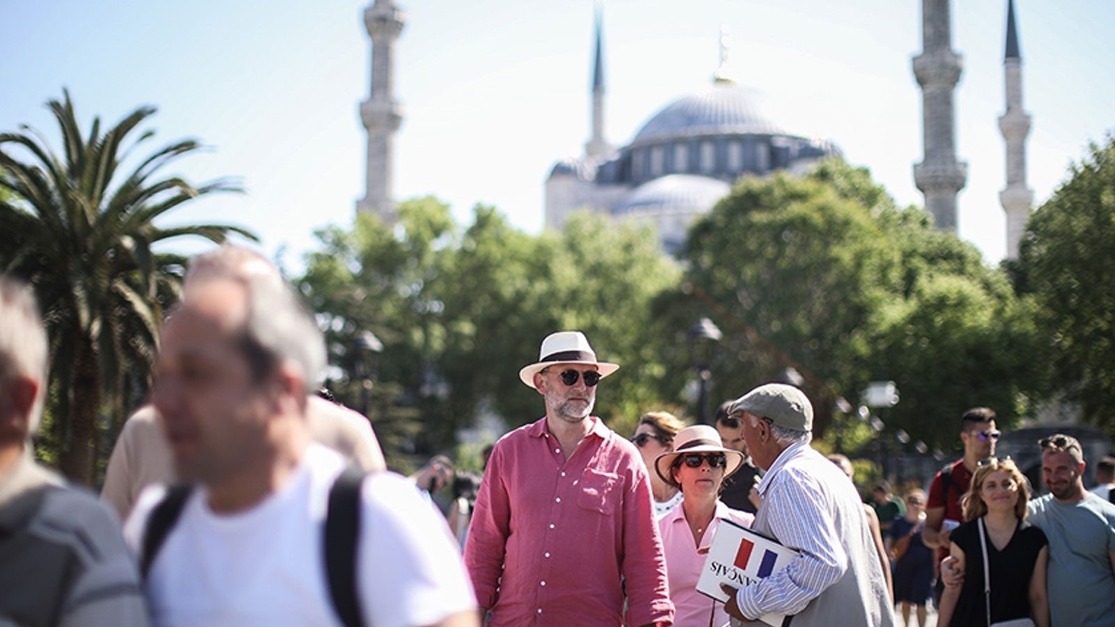Yılın ikinci çeyreğinde turizm geliri 16 milyar 284 milyon 322 bin dolar oldu