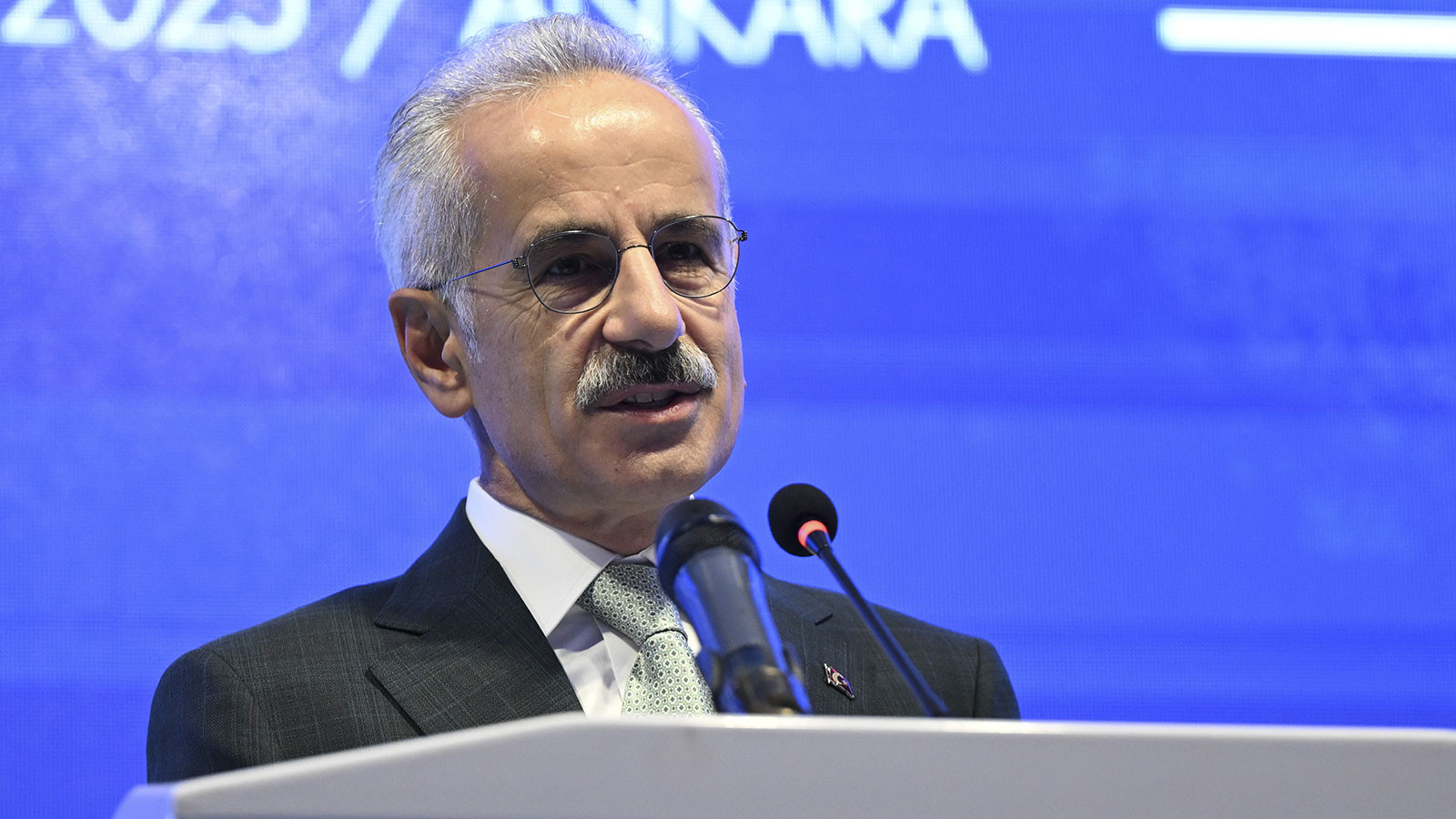 Bakan Uraloğlu: Türkiye'de denize yapılan 3'üncü havalimanını tasarladık