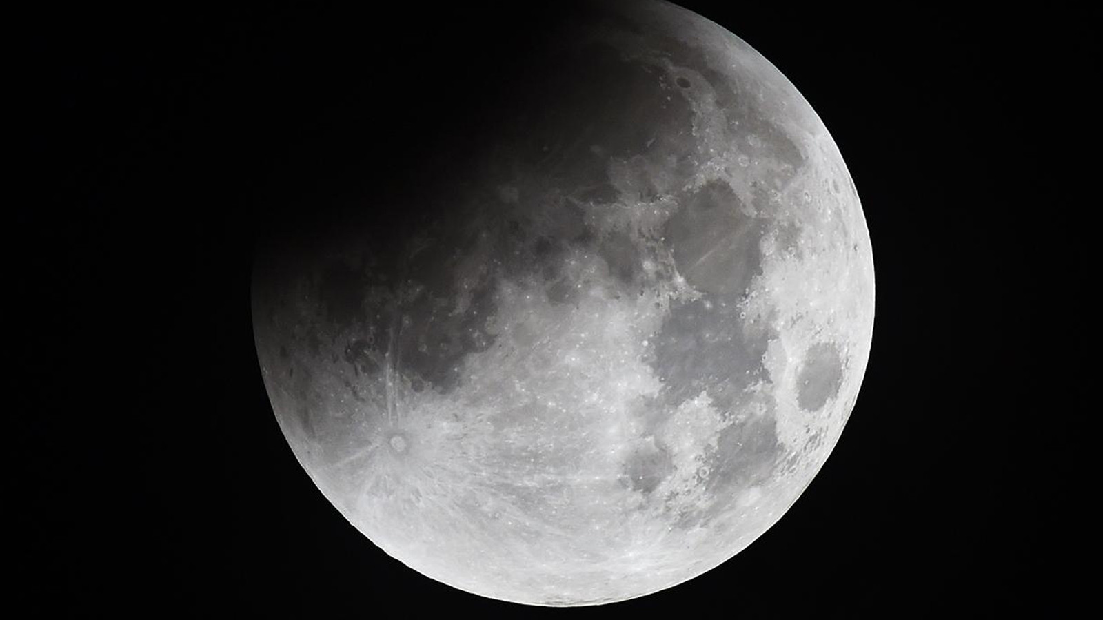 Flaş iddia... NASA, Ay'a nükleer reaktör göndermeye hazırlanıyor!