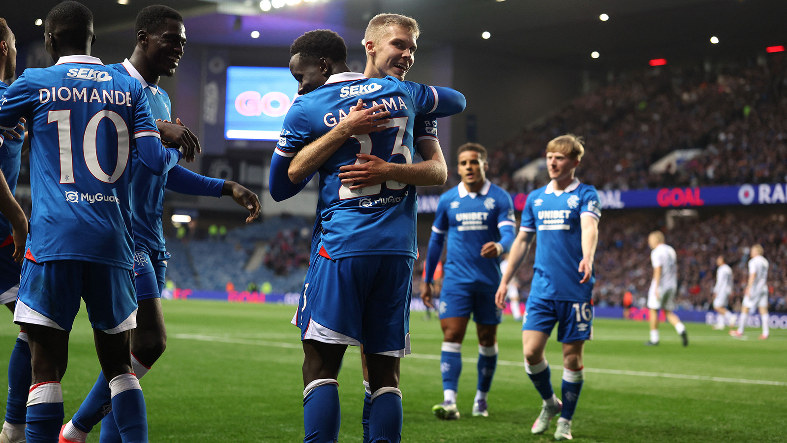 Rangers’tan Şampiyonlar Ligi’nde tur için dev adım Rangers’tan Şampiyonlar Ligi’nde tur için dev adım