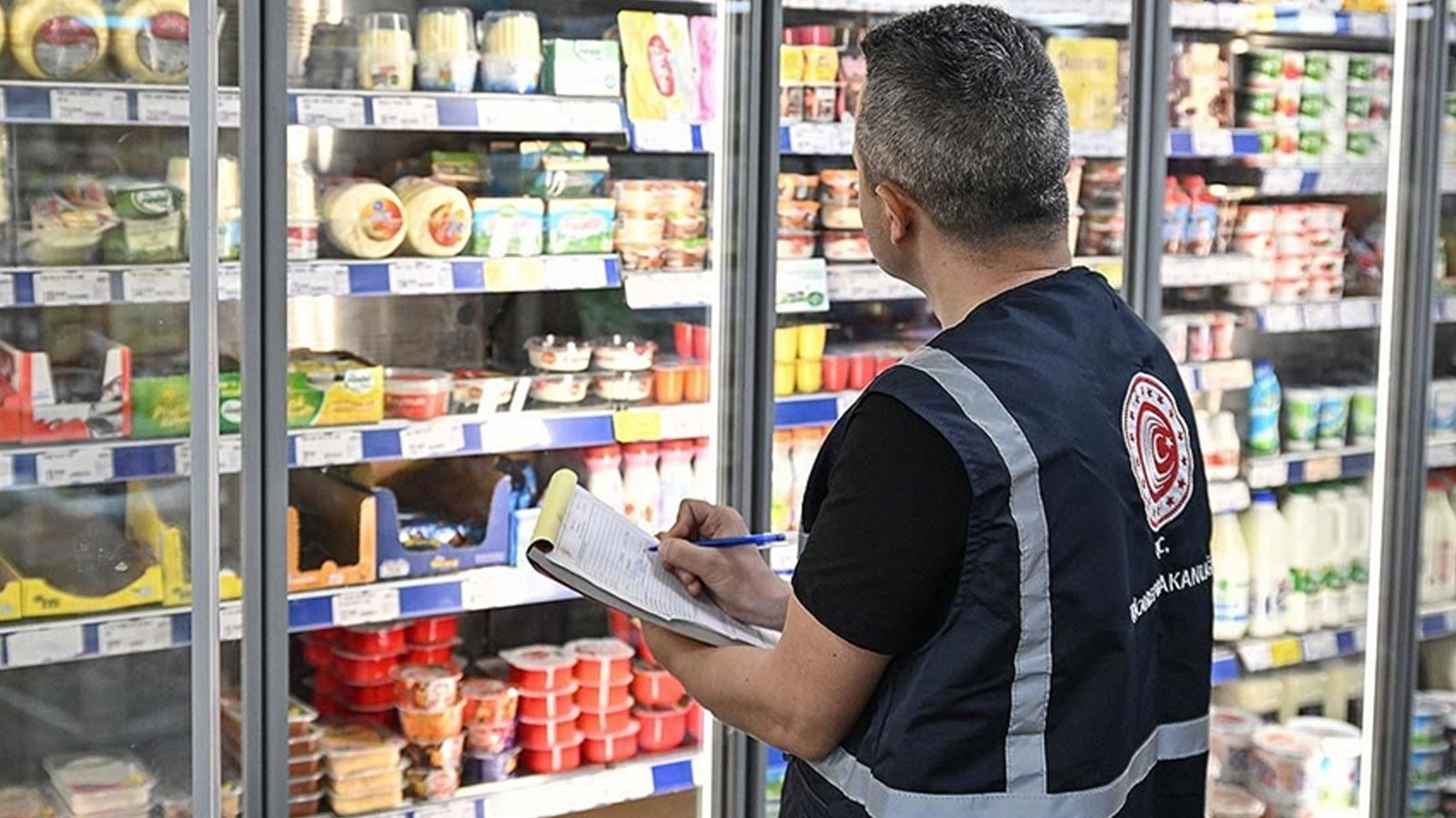 Gıda güvenliği denetimlerinde bu yıl 1,5 milyar lira ceza kesildi Gıda güvenliği denetimlerinde bu yıl 1,5 milyar lira ceza kesildi