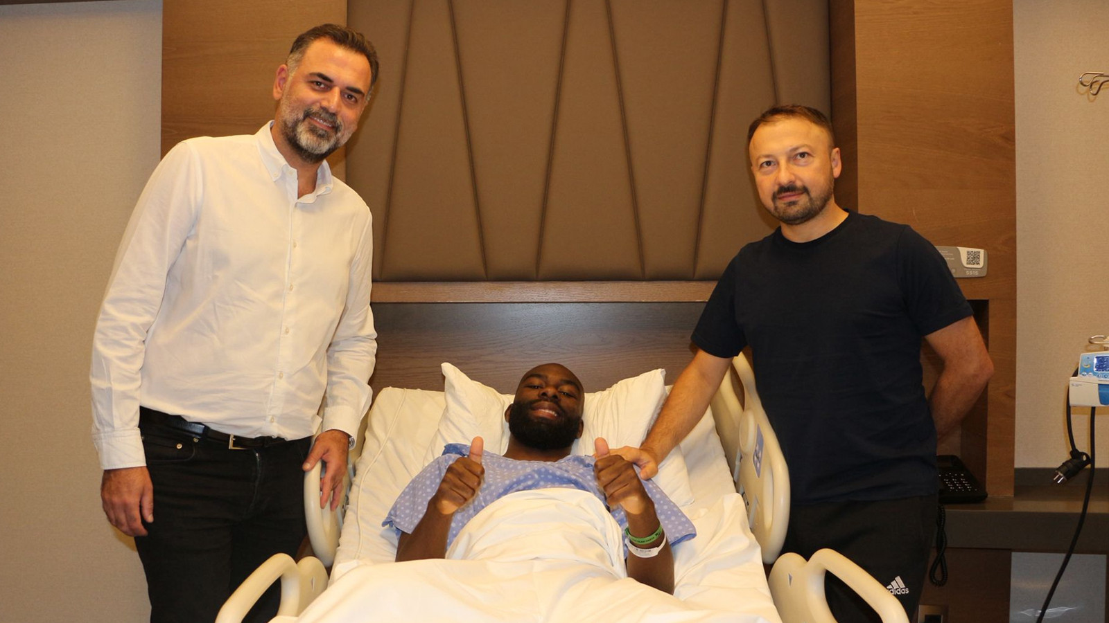 Galatasaray maçında sakatlanmıştı… Salem M’Bakata’nın sağlık durumu hakkında açıklama