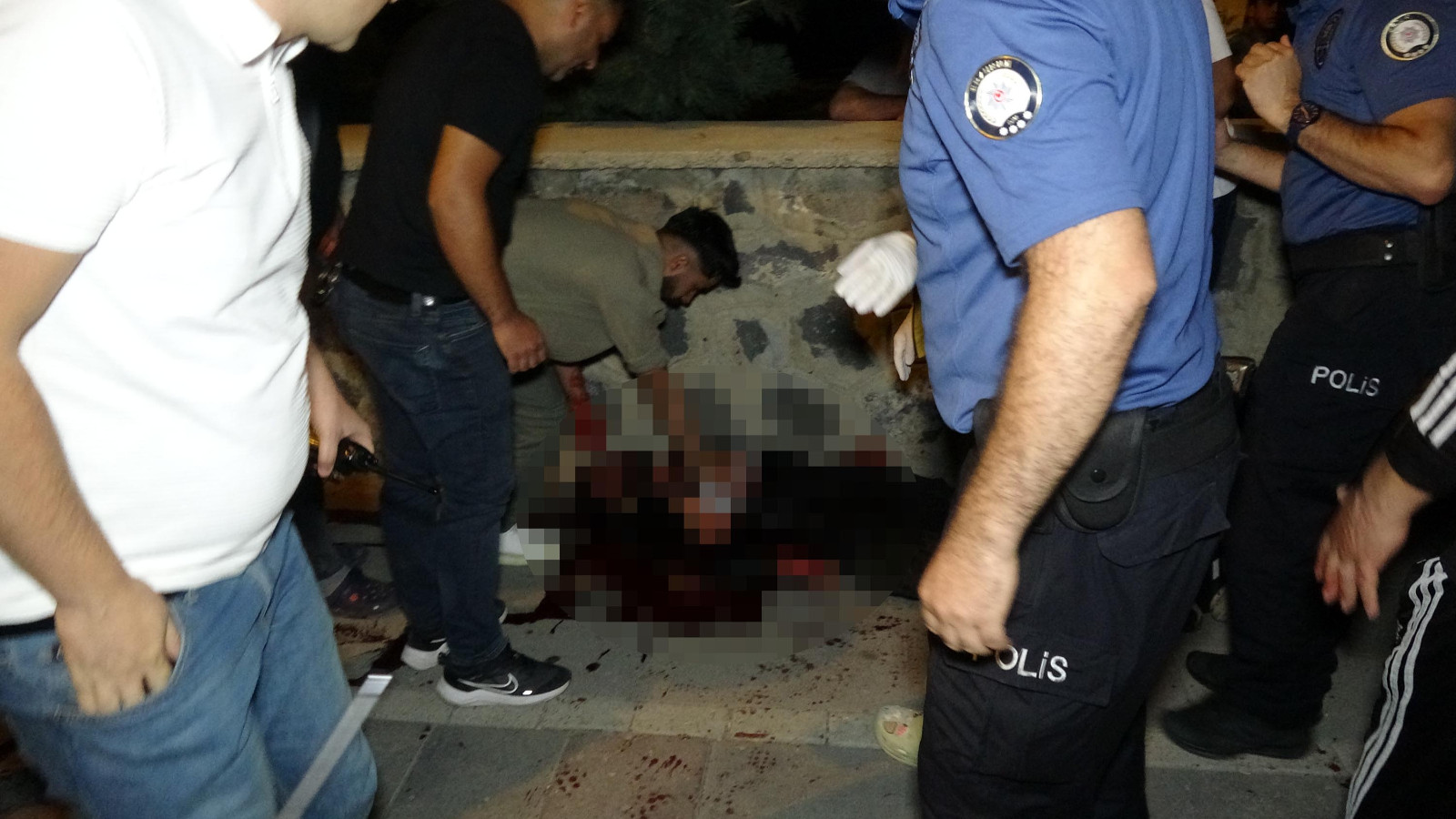 Erzurum’da bıçaklı kavga: İki kardeşten biri öldü